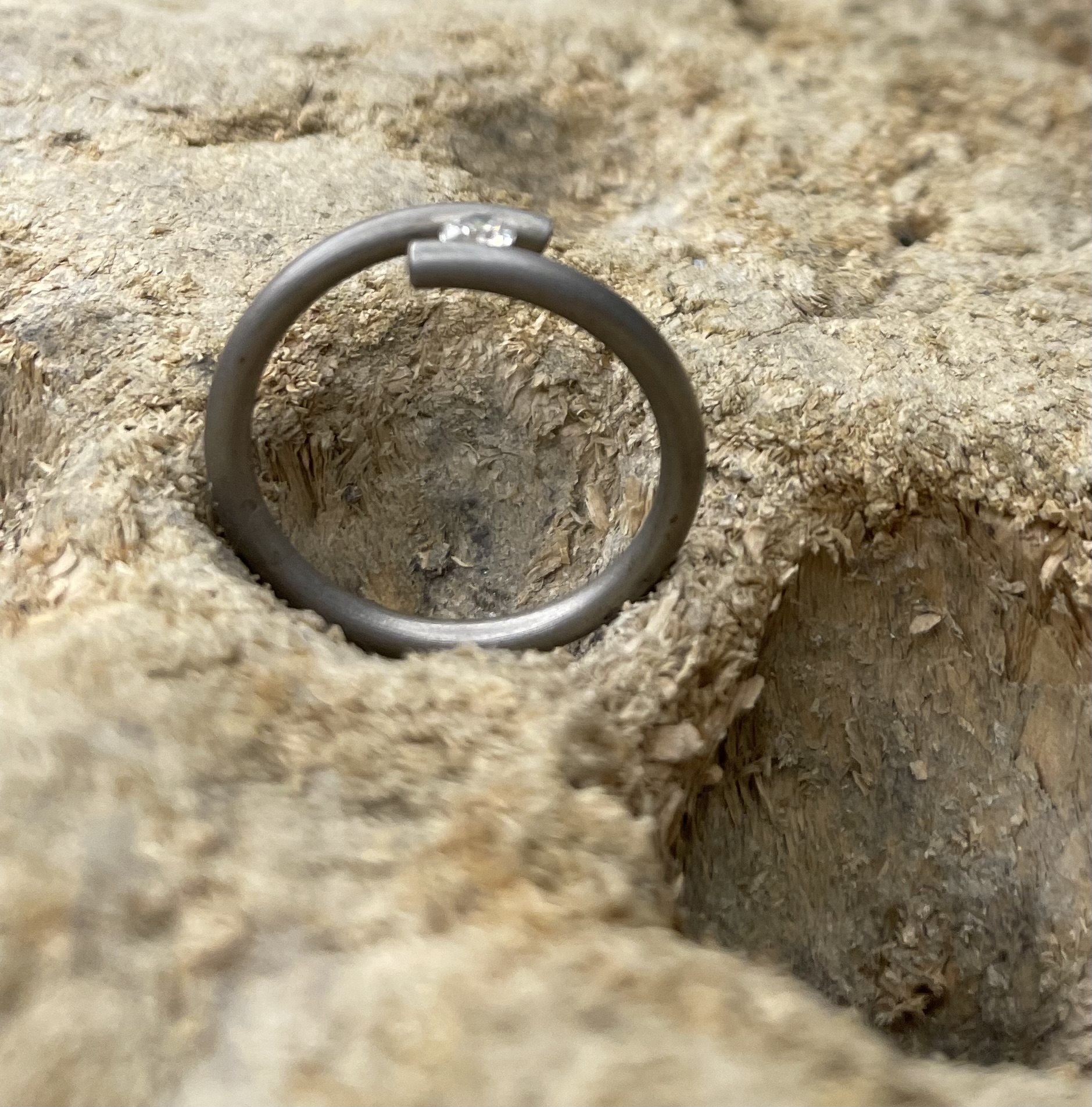 Ring Titan Zirkonia 