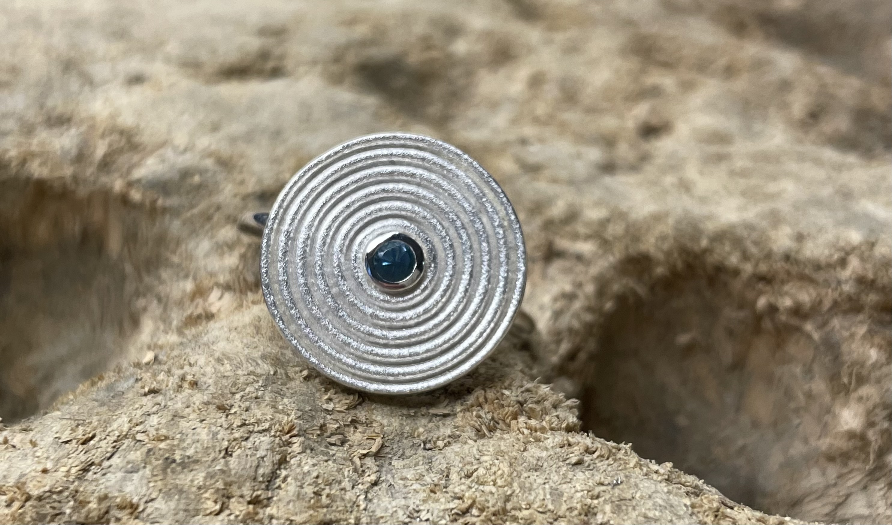Ring Topas 